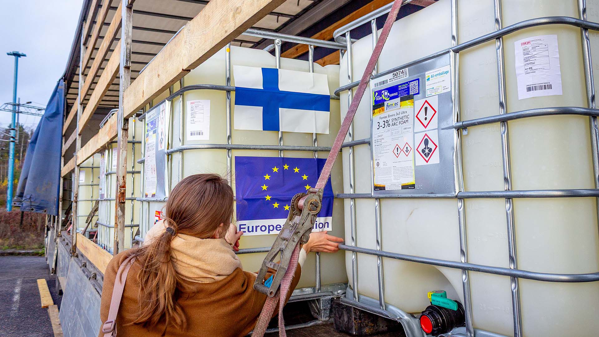 Sammutusvaahto pakattuna ja lähdössä Ukrainaan.