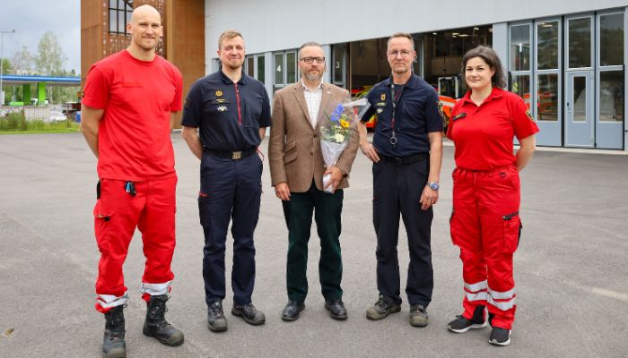 Sami Viitanen och Mattlidens brandstationens personal
