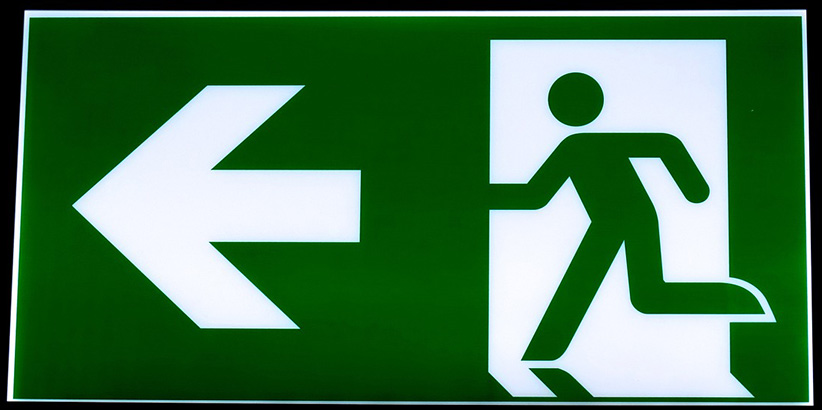Hätäpoistumistien merkki