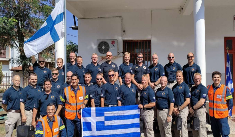 Suomen pelastajatiimin jäseniä Kreikassa elokuussa 2022: 2. rotaation miehitys sekä paikalliset yhdysupseerit