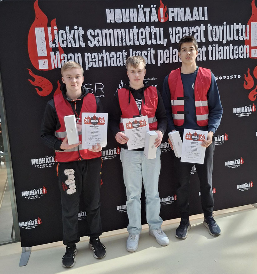 Mertalan koulun joukkueen jäsenet kilpailussa Juho Hirvonen, Jimi Korhonen ja Niko Parkkonen.