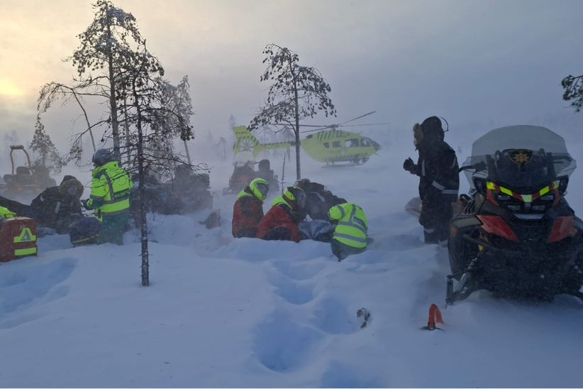 Talvinen maastopelastusharjoitus.