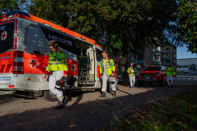 Kuvituskuva ensihoitajista