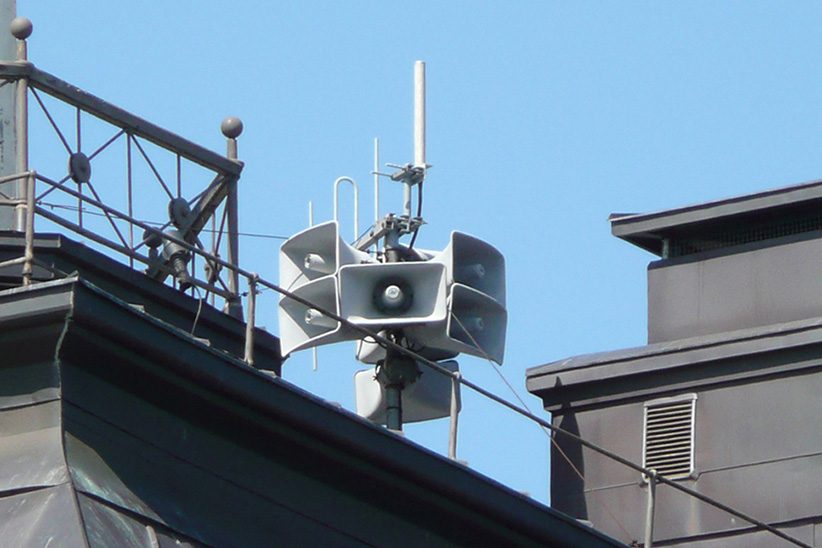 Ett befolkningslarm på taket till Kuopio stadshus